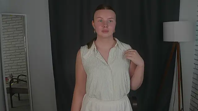 Snapshot of IsobelBoderick chatting on August 2026 05:23:02 AM IsobelBoderick online show from August 2026 05:23:02 AM