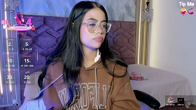 Snapshot of IamSussan chatting on August 2026 03:34:02 AM IamSussan online show from August 2026 03:34:02 AM