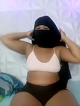 DALILAA CURVY online show from August 2026 09:52:02 PM