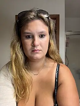 Latinamommy26 online show from August 2026 03:02:02 AM