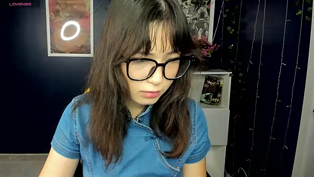 Snapshot of AlishaTempt chatting on August 2026 12:11:01 PM AlishaTempt online show from August 2026 12:11:01 PM