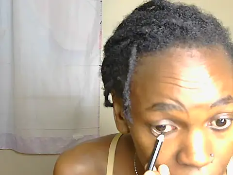Snapshot of petitevixenn chatting on August 2026 11:31:02 PM petitevixenn online show from August 2026 11:31:02 PM