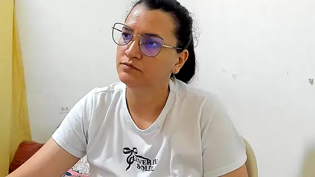 Snapshot of MARILYN_GARCIA chatting on June 2026 11:14:01 PM MARILYN GARCIA online show from June 2026 11:14:01 PM