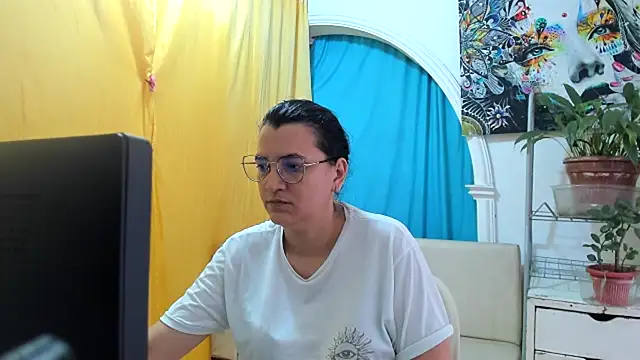 Snapshot of MARILYN_GARCIA chatting on July 2026 01:43:01 PM MARILYN GARCIA online show from July 2026 01:43:01 PM