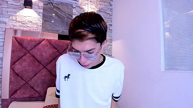 LianFerrer1 online show from August 2026 11:27:01 AM