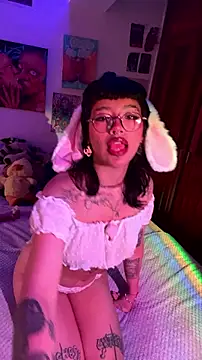 luna bloomss online show from August 2026 12:33:01 PM