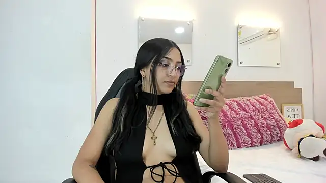 KendraPolett online show from August 2026 11:22:02 PM