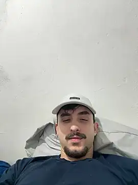 Snapshot of guilhermebolsson chatting on August 2026 12:38:02 AM guilhermebolsson online show from August 2026 12:38:02 AM