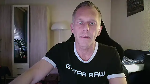slaveboy2016xh online show from June 2026 08:25:01 PM