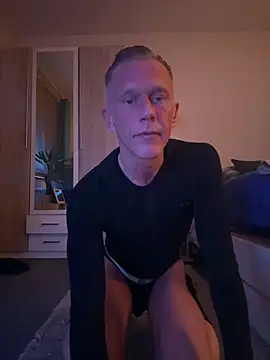 Snapshot of slaveboy2016@xh chatting on February 2025 11:52:01 PM slaveboy2016xh online show from February 2025 11:52:01 PM