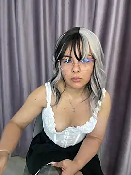 Snapshot of Amy_Naph chatting on August 2026 07:42:01 PM Amy Naph online show from August 2026 07:42:01 PM