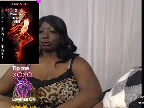 Snapshot of ChocolateWhips chatting on February 2025 02:18:01 AM ChocolateWhips online show from February 2025 02:18:01 AM