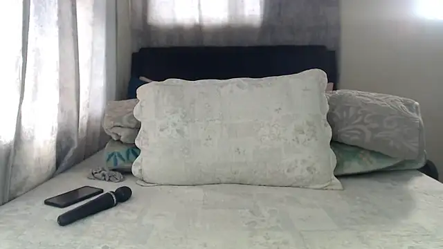 Snapshot of leanna23 chatting on February 2026 07:51:01 AM leanna23 online show from February 2026 07:51:01 AM