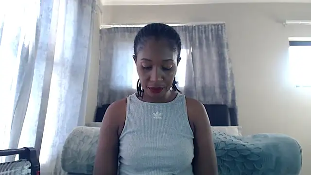 leanna23 online show from May 2026 06:19:02 AM