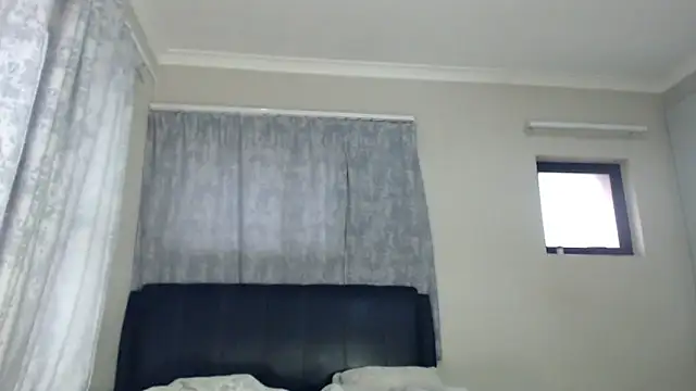 leanna23 online show from November 2025 03:33:02 AM