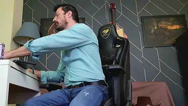 Snapshot of ChrisKox chatting on December 2025 08:03:02 AM ChrisKox online show from December 2025 08:03:02 AM