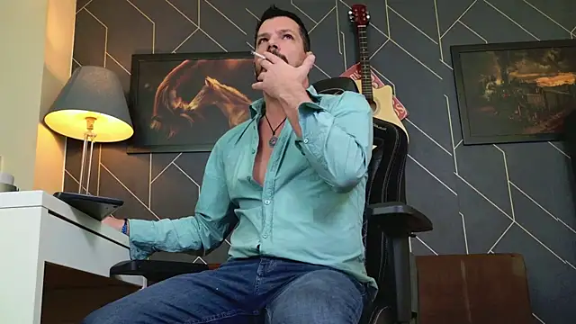 Snapshot of ChrisKox chatting on December 2025 06:51:02 AM ChrisKox online show from December 2025 06:51:02 AM