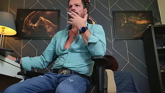 Snapshot of ChrisKox chatting on November 2025 05:01:02 AM ChrisKox online show from November 2025 05:01:02 AM