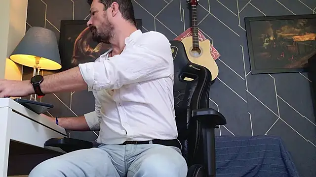 Snapshot of ChrisKox chatting on November 2025 05:11:02 AM ChrisKox online show from November 2025 05:11:02 AM