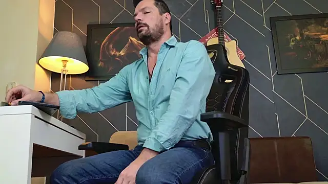 ChrisKox online show from December 2025 02:08:02 PM