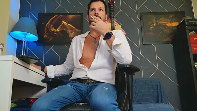 Snapshot of ChrisKox chatting on October 2025 05:02:01 PM ChrisKox online show from October 2025 05:02:01 PM