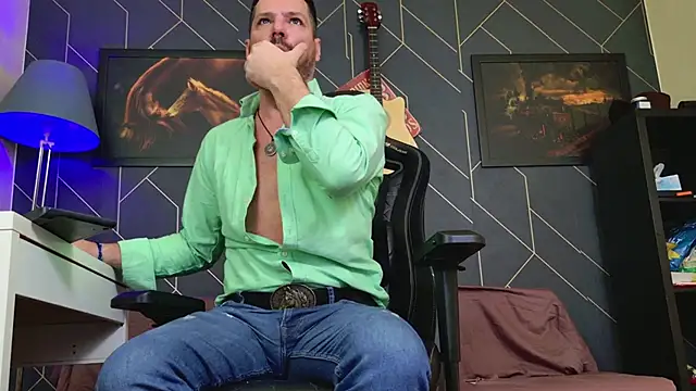 Snapshot of ChrisKox chatting on December 2025 05:50:02 AM ChrisKox online show from December 2025 05:50:02 AM