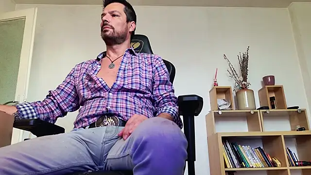 ChrisKox online show from April 2026 04:48:02 AM