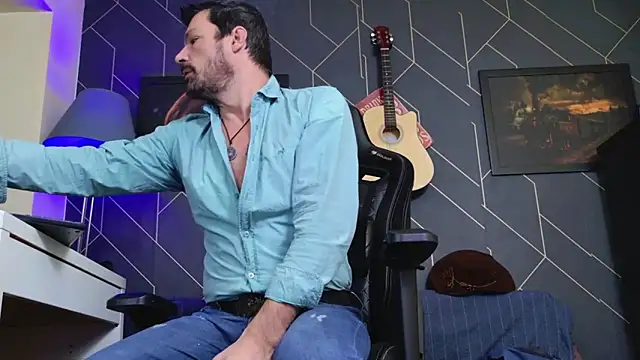 Snapshot of ChrisKox chatting on December 2025 05:52:01 AM ChrisKox online show from December 2025 05:52:01 AM