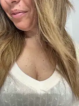 sexylenia online show from April 2026 10:05:02 PM