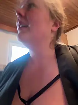 BootyLola online show from November 2025 03:39:01 PM