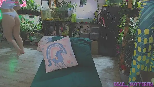 Snapshot of Dead_Butterfly chatting on March 2025 03:33:02 AM Dead Butterfly online show from March 2025 03:33:02 AM