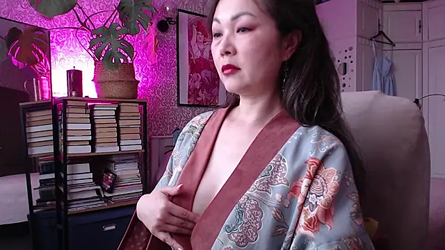 Koreanowner online show from May 2026 04:23:03 PM