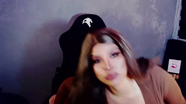 Snapshot of MistressBangs chatting on December 2025 07:40:02 AM MistressBangs online show from December 2025 07:40:02 AM