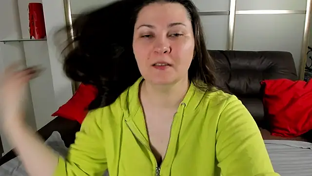 MarySwon online show from September 2025 12:10:01 PM