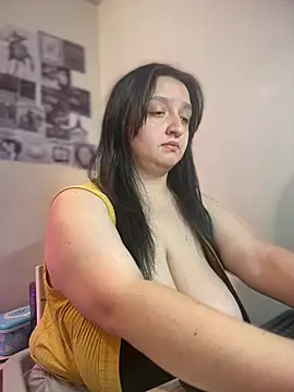 aliceayres797 online show from June 2026 09:47:01 AM
