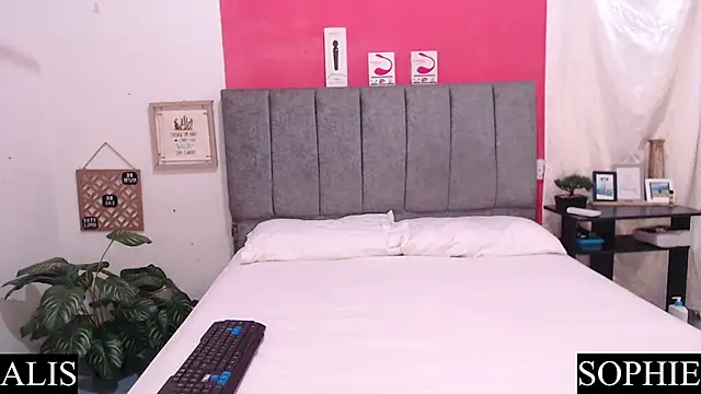 Sophie And Alis online show from January 2025 10:31:02 AM