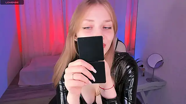 Snapshot of DakotaMabs chatting on November 2025 06:41:01 AM DakotaMabs online show from November 2025 06:41:01 AM