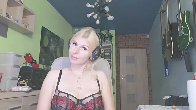 karmija online show from October 2025 08:42:02 PM