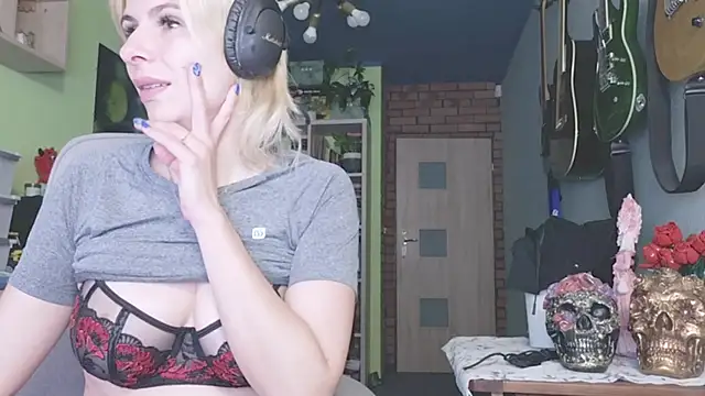 karmija online show from November 2025 09:59:01 PM