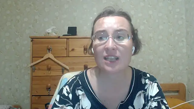 Snapshot of Smart_Rose chatting on May 2026 06:09:01 PM Smart Rose online show from May 2026 06:09:01 PM