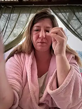 Snapshot of Natali_UA chatting on November 2025 05:44:02 AM Natali UA online show from November 2025 05:44:02 AM