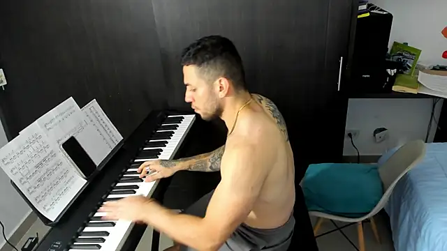 logan smith online show from December 2025 02:01:01 AM