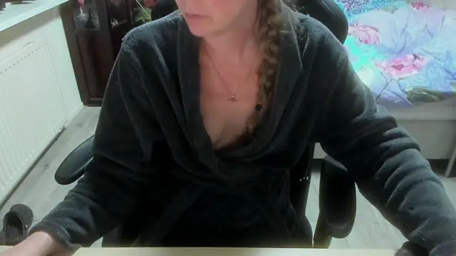 minoesje37 online show from March 2026 08:25:01 PM