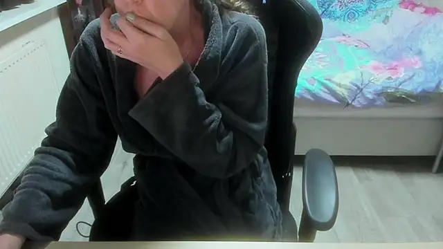 minoesje37 online show from March 2026 08:23:02 PM