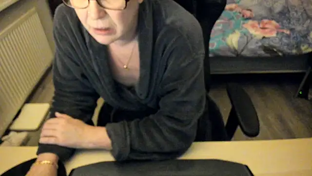 Snapshot of minoesje37 chatting on January 2025 08:26:02 PM minoesje37 online show from January 2025 08:26:02 PM
