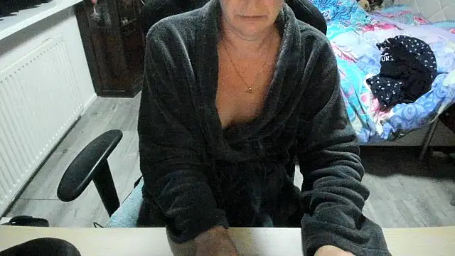 minoesje37 online show from November 2025 08:25:01 PM