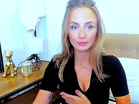 Snapshot of LenaCUTE chatting on September 2025 07:13:01 PM LenaCUTE online show from September 2025 07:13:01 PM