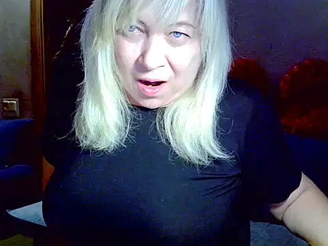 AgoniA7 online show from May 2026 06:47:02 PM