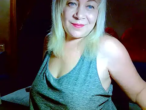 AgoniA7 online show from March 2026 06:39:01 PM