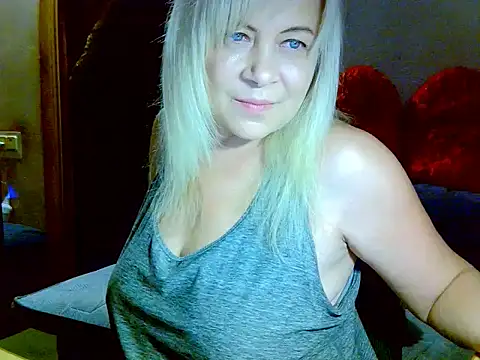 Snapshot of AgoniA7 chatting on November 2025 08:09:01 PM AgoniA7 online show from November 2025 08:09:01 PM